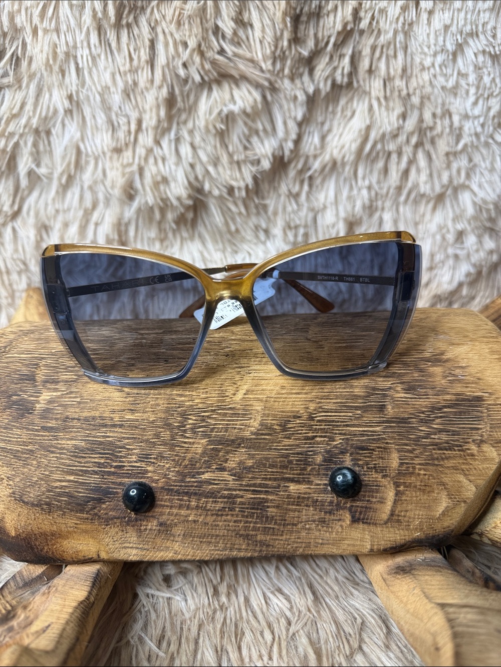 NWT TAHARI Fashion Cat-Eye Sunglasses in Amber and Gray